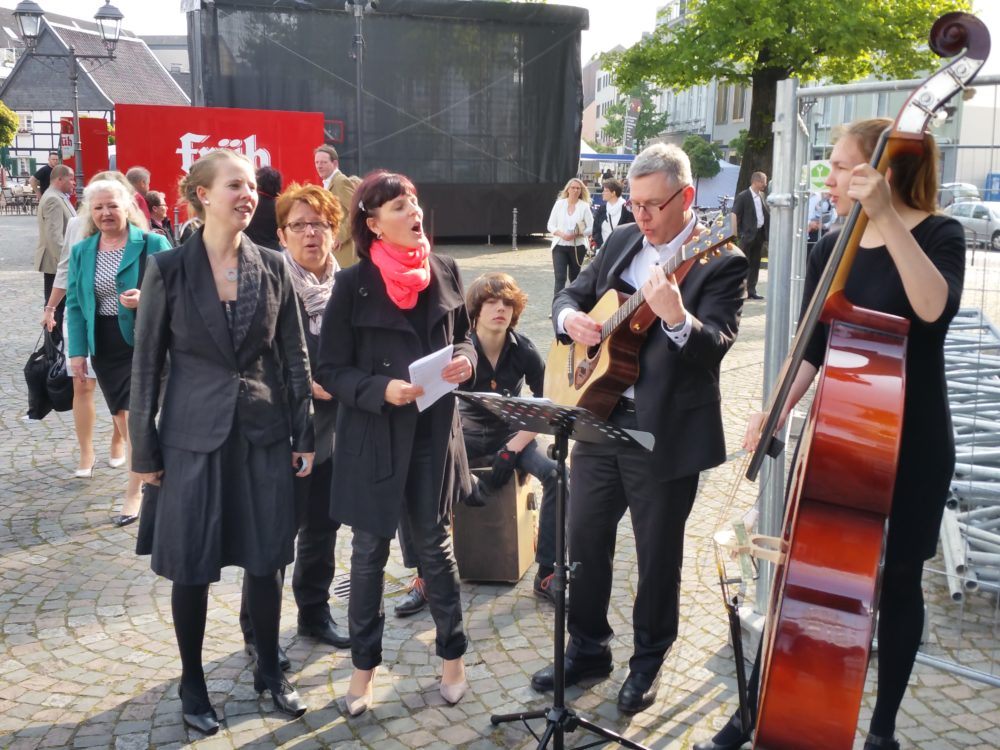 Band Grenzenlos, Konfirmationsgottesdienst 06.05.17, vor der Reformationskirche