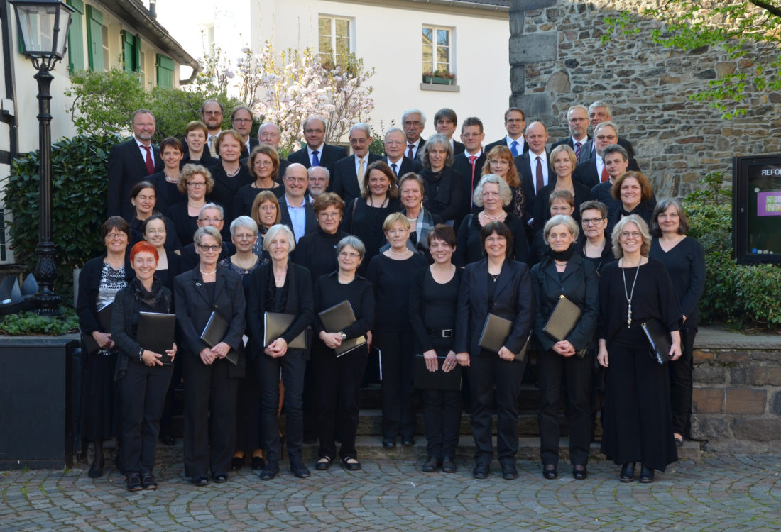 Kantorei Hilden vor Reformationskirche