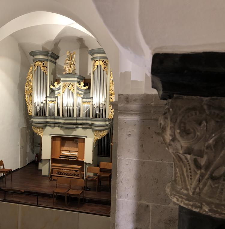 Schuke-Orgel der Reformationskirche Hilden von der Seitenempore aus gesehen