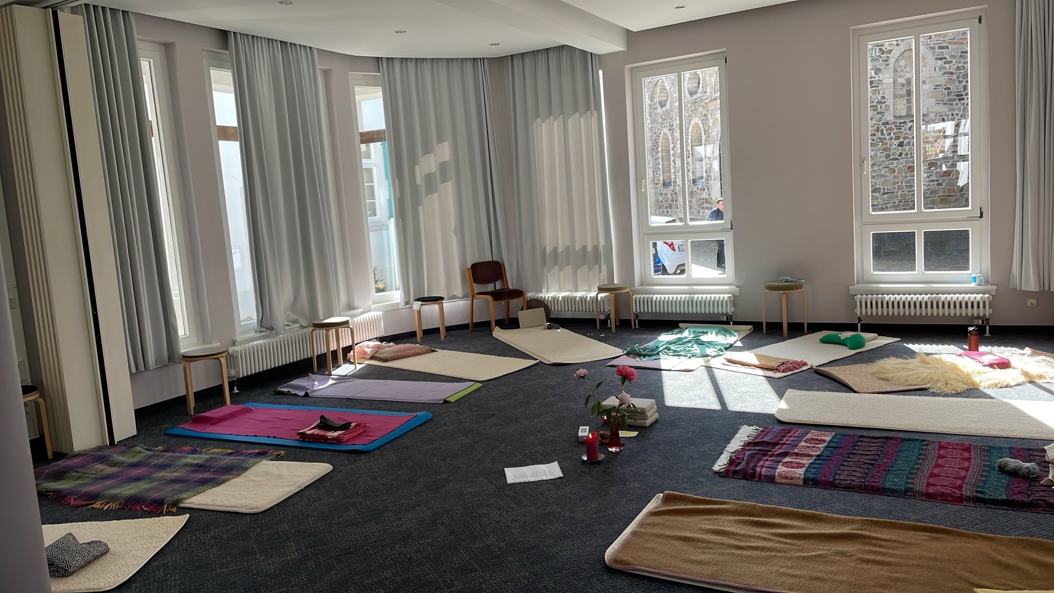 Du betrachtest gerade Atem und Stille – erlebte Spiritualität in der Gruppe