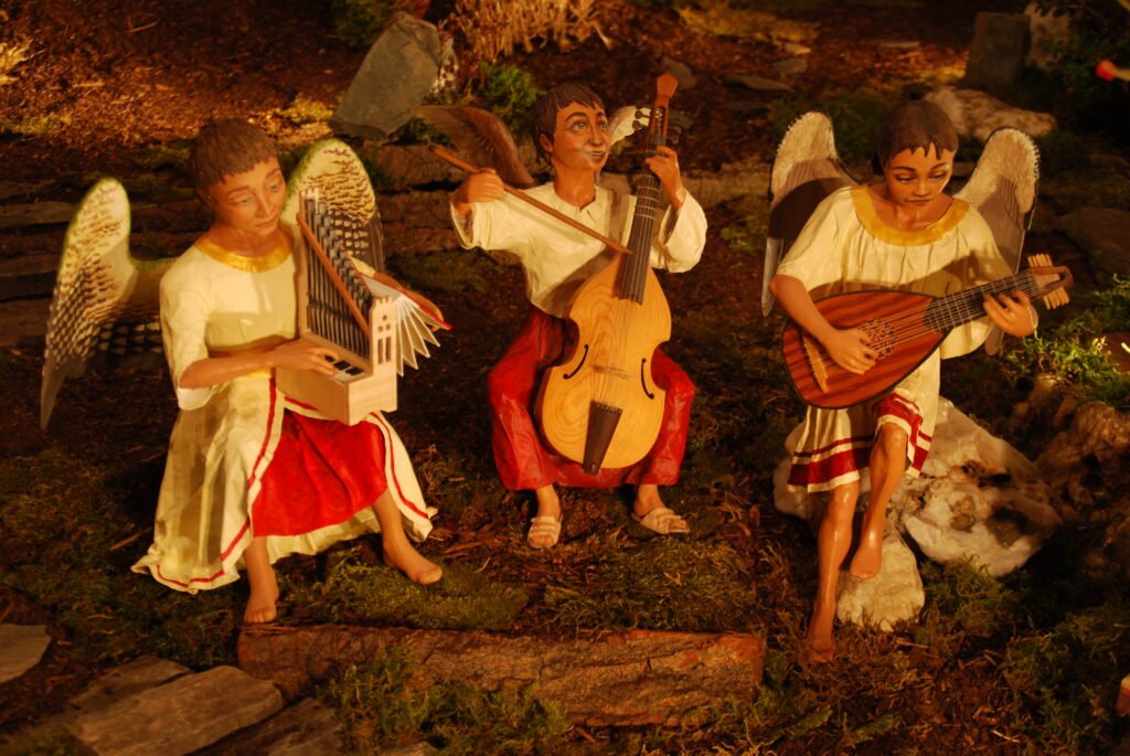 Engeltrio mit Instrumenten der Alten Musik