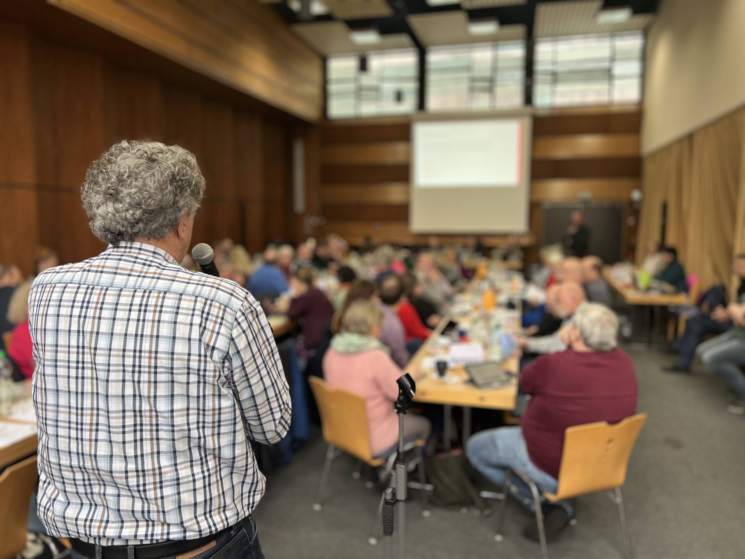 Mehr über den Artikel erfahren Herbstsynode 2025 des Kirchenkreises Düsseldorf-Mettmann beschließt zentrale Weichenstellungen für die Zukunft